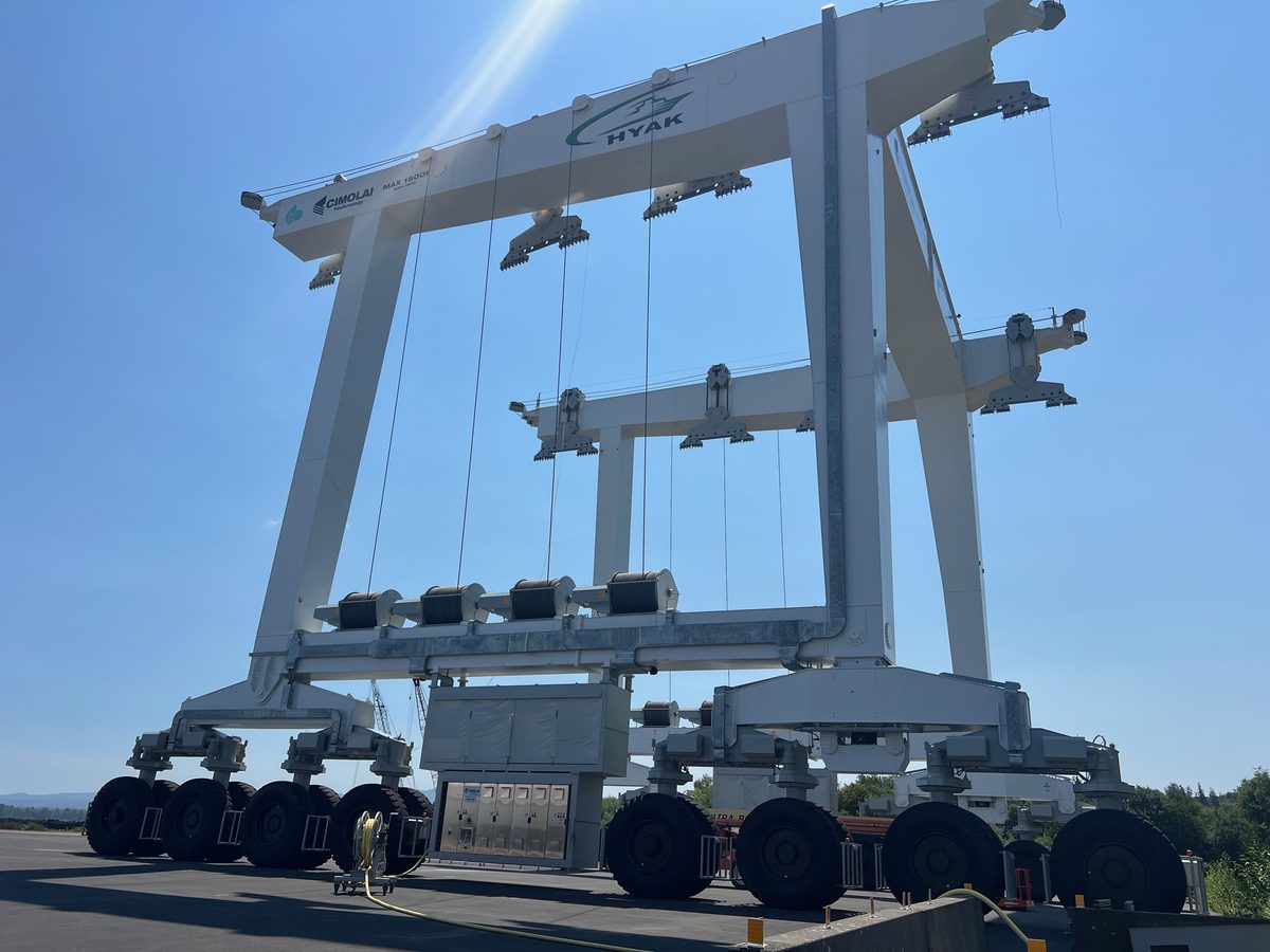 HYAK vessel travel lift gantry crane at a Pacific Northwest shipyard